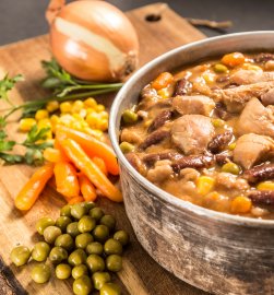 Garden-style chicken with beans Adventure Menu