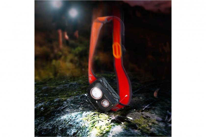 Fenix HL32R-T černá 08.jpg
