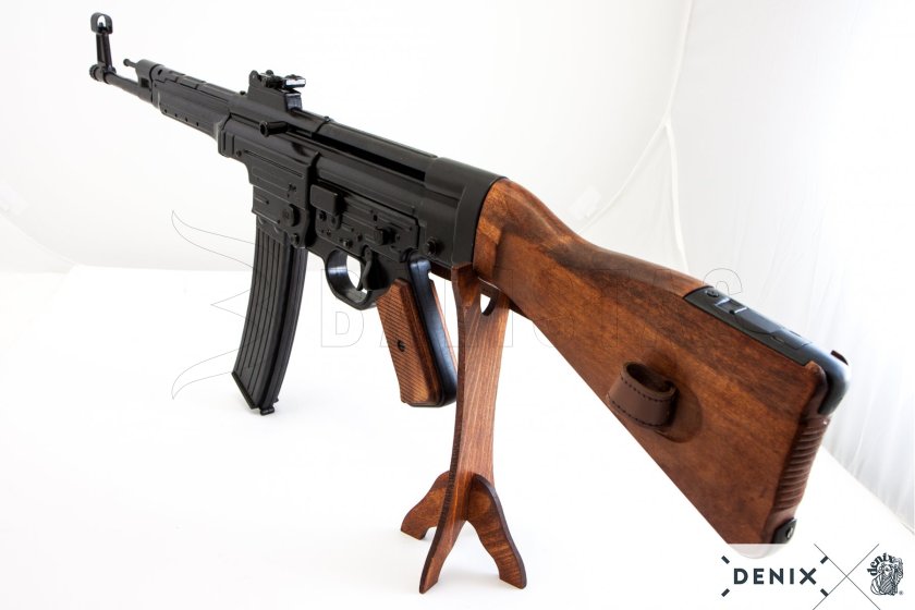 Replica Sturmgewehr 44 with sling, Germany 1943 3