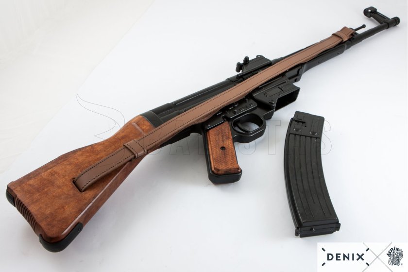 Replica Sturmgewehr 44 with sling, Germany 1943 14