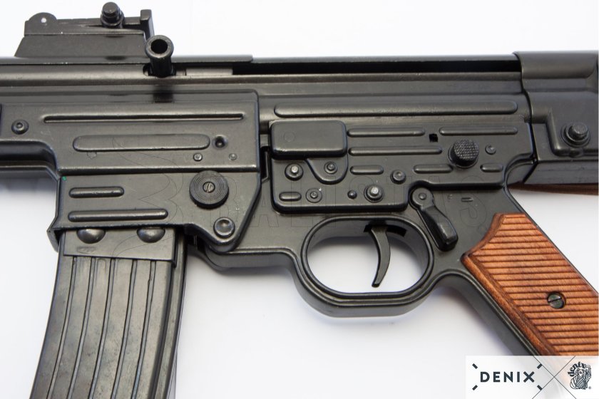Replica Sturmgewehr 44 with sling, Germany 1943 11