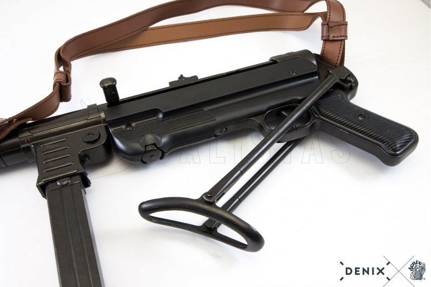 MP40 Replica with Sling, Germany 1940 14
